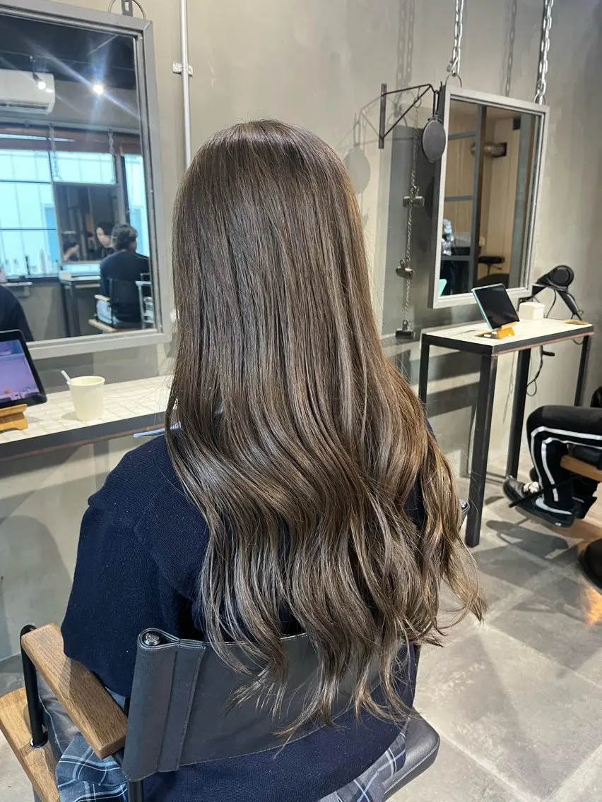 ロング カラー カット ヘアカラー トリートメント 透明感♥韓国ヘア HINAのヘアスタイル