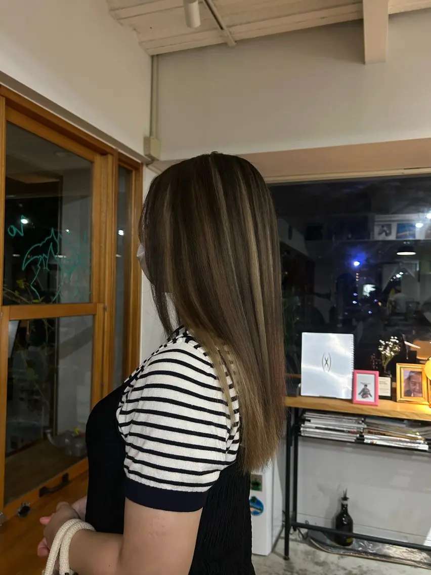 カラー AOI✖️ BY MY SIDEのヘアスタイル
