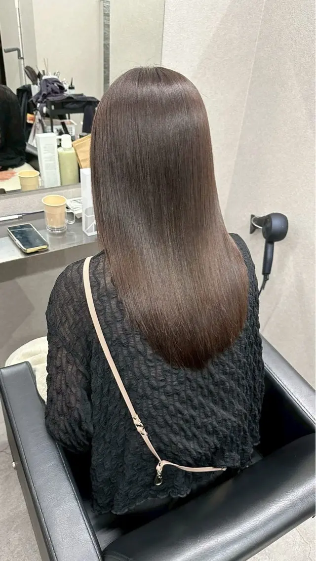 ロング SLASHスラッシュ 伊藤眞代のヘアスタイル