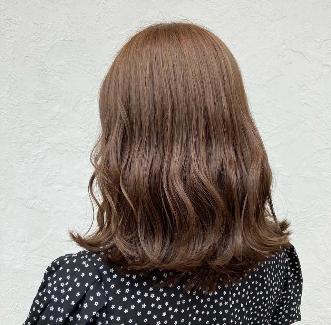ミディアム カラー 松尾 遥花のヘアスタイル