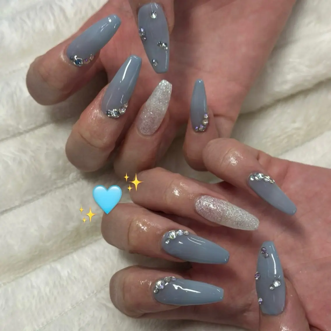 ネイル ブルー 水色 ストーンネイル ハンドネイル WOLTOKYO渋谷 yunaのネイルデザイン