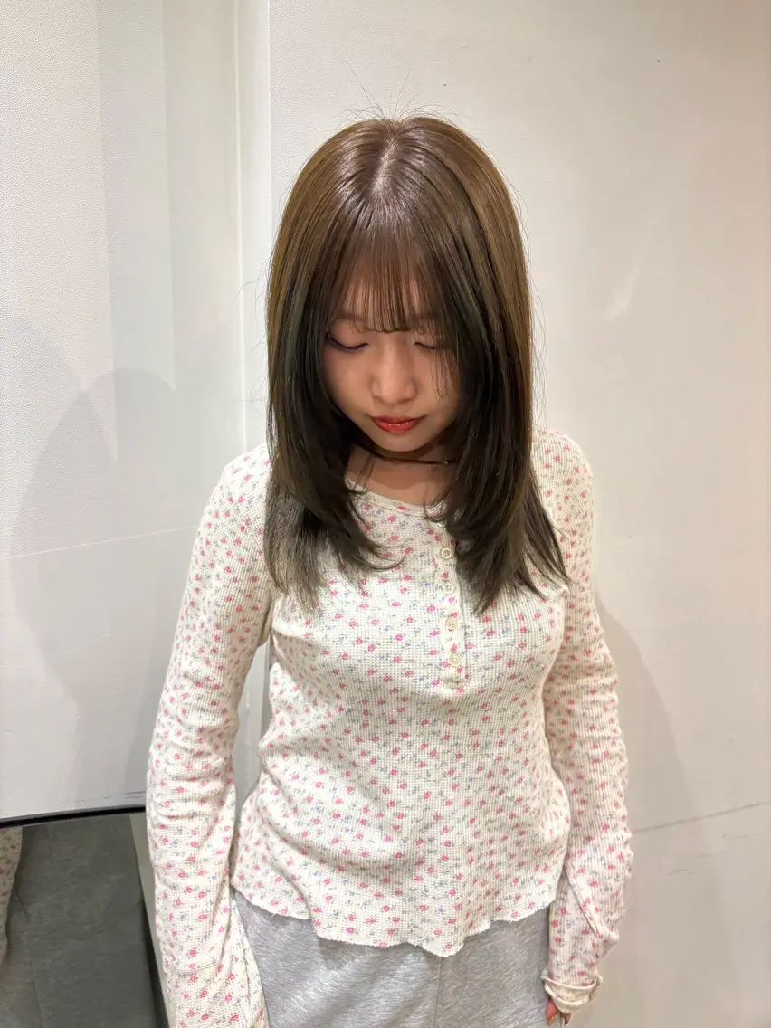 ワンカラーorブリーチなしインナーカラーの写真