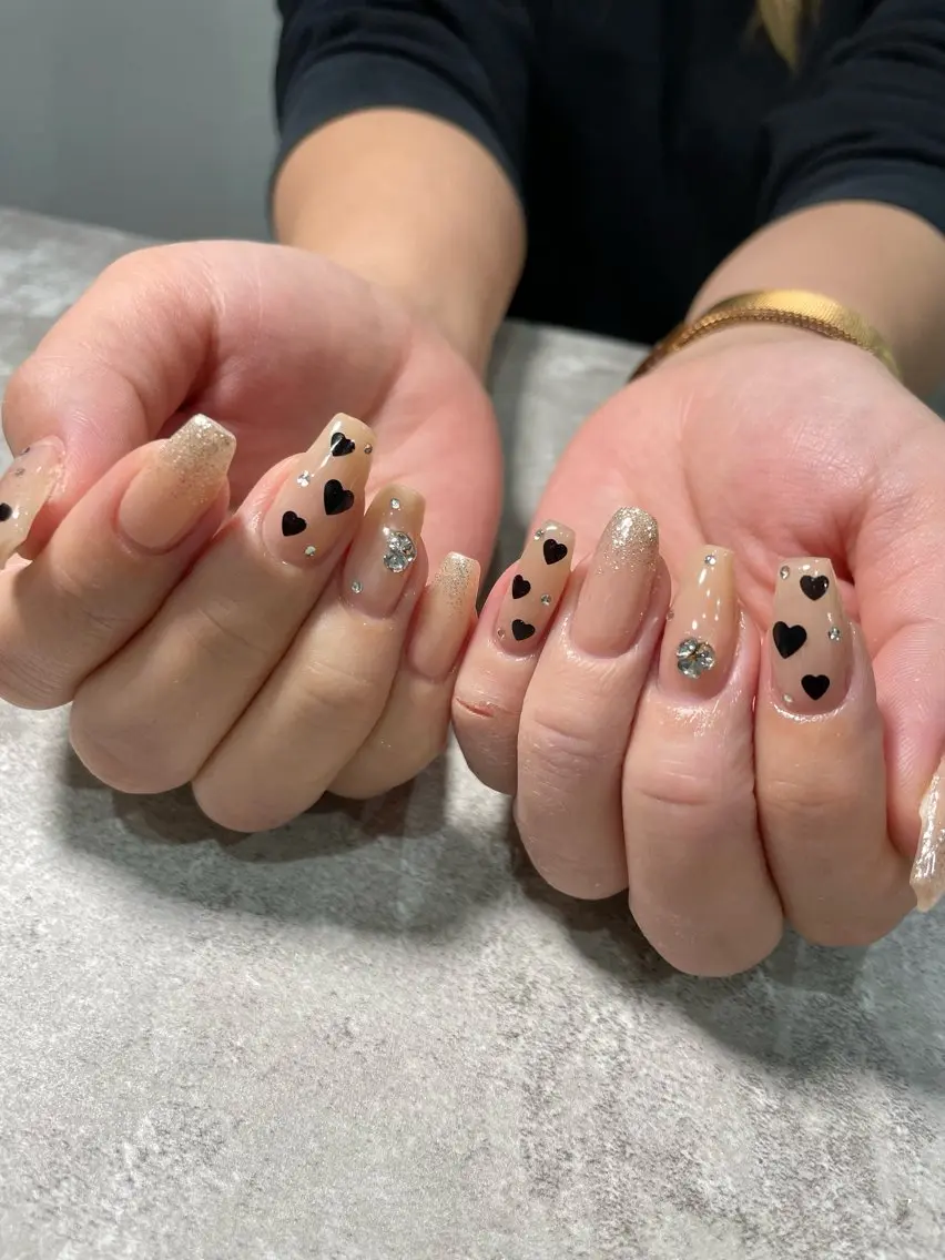 ネイル 持ち込み ハンドネイル Raviliss ♡のネイルデザイン