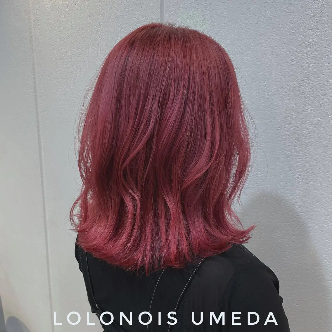 セミロング カラー ピンクカラー Lolonois梅田 /Okazaki:)のヘアスタイル