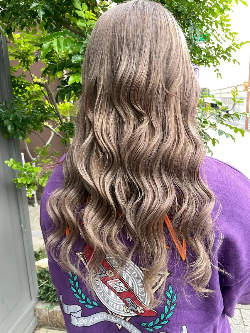ロング ヘアカラー トリートメント ブリーチ毛矯正.髪質 改善.髪にドラマをのヘアスタイル