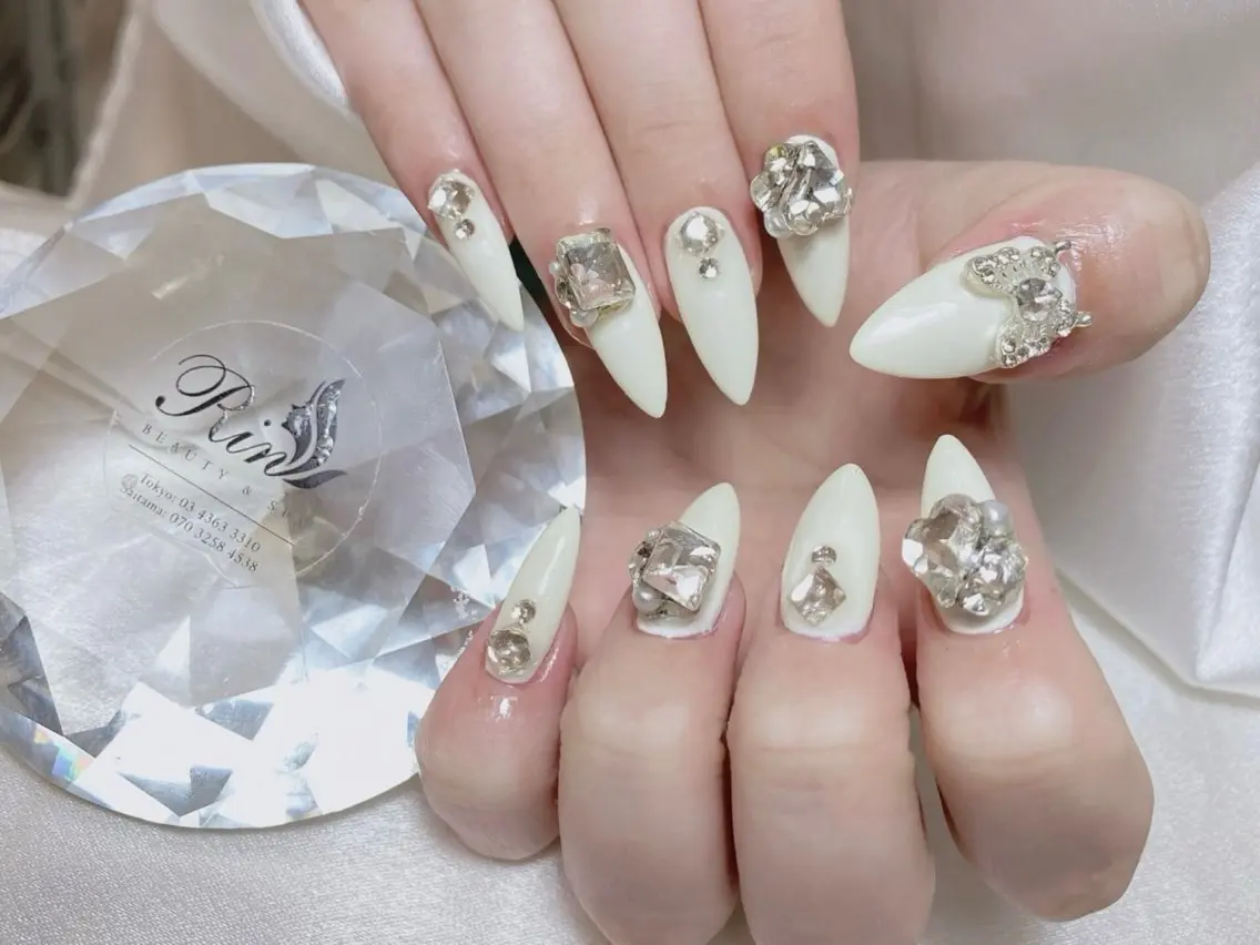 ネイル ブルー フラッシュネイル フラワーネイル ホログラムネイル キラキラネイル ハンドネイル Rin Nail 新大久保店のネイルデザイン