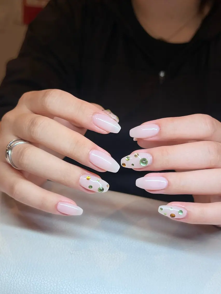 ネイル ボルドー ブラウン チークネイル ドット フットネイル ハンドネイル RUBY Nail 日暮里店のネイルデザイン