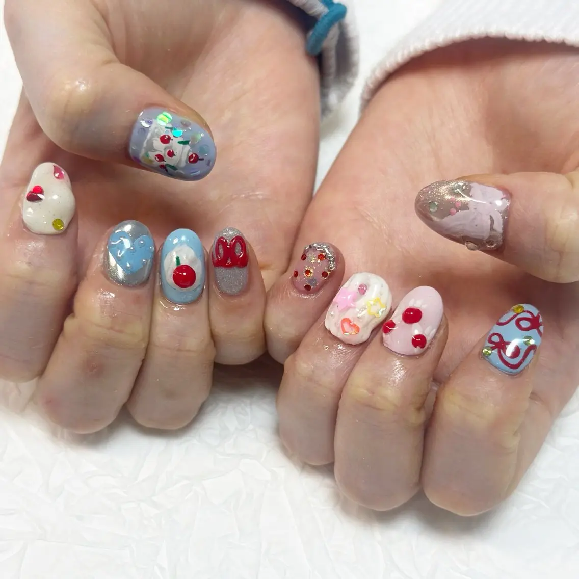 ネイル キラキラネイル nailist yuiのネイルデザイン