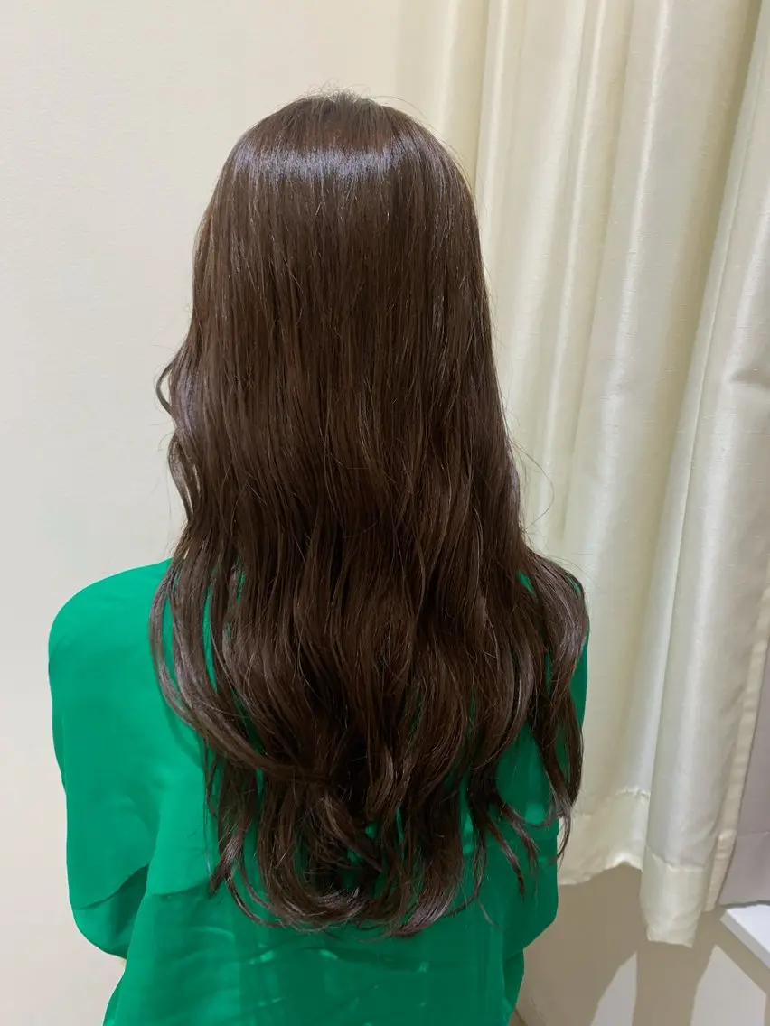 ロング レイヤーカット ロング カット ヘアカラー 吉田 詩穂のヘアスタイル