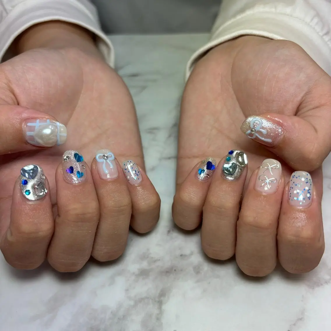 salon UNE LMA見習いスタッフのネイルデザイン