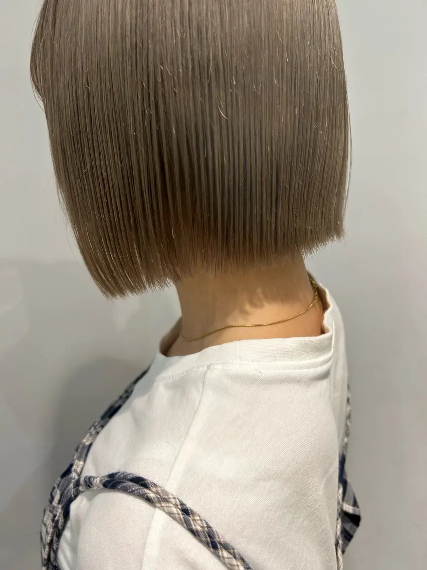 ショート カラー ベージュカラー ネイビーカラー ホワイトベージュ 縮毛矯正/艶カラー/ ikedaのヘアスタイル