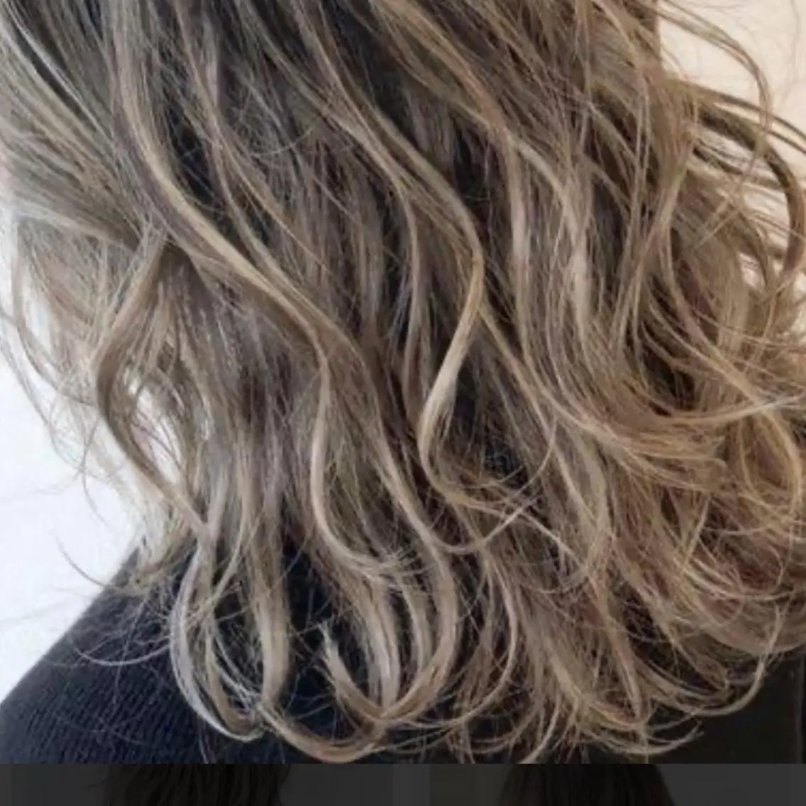 ミディアム 髪の再生請負人 矢野雄三のヘアスタイル
