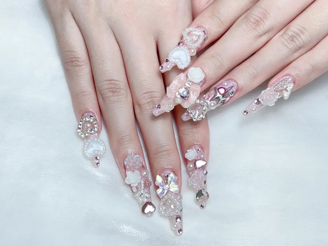 ネイル 🎀M nails✨ ビューティーのネイルデザイン