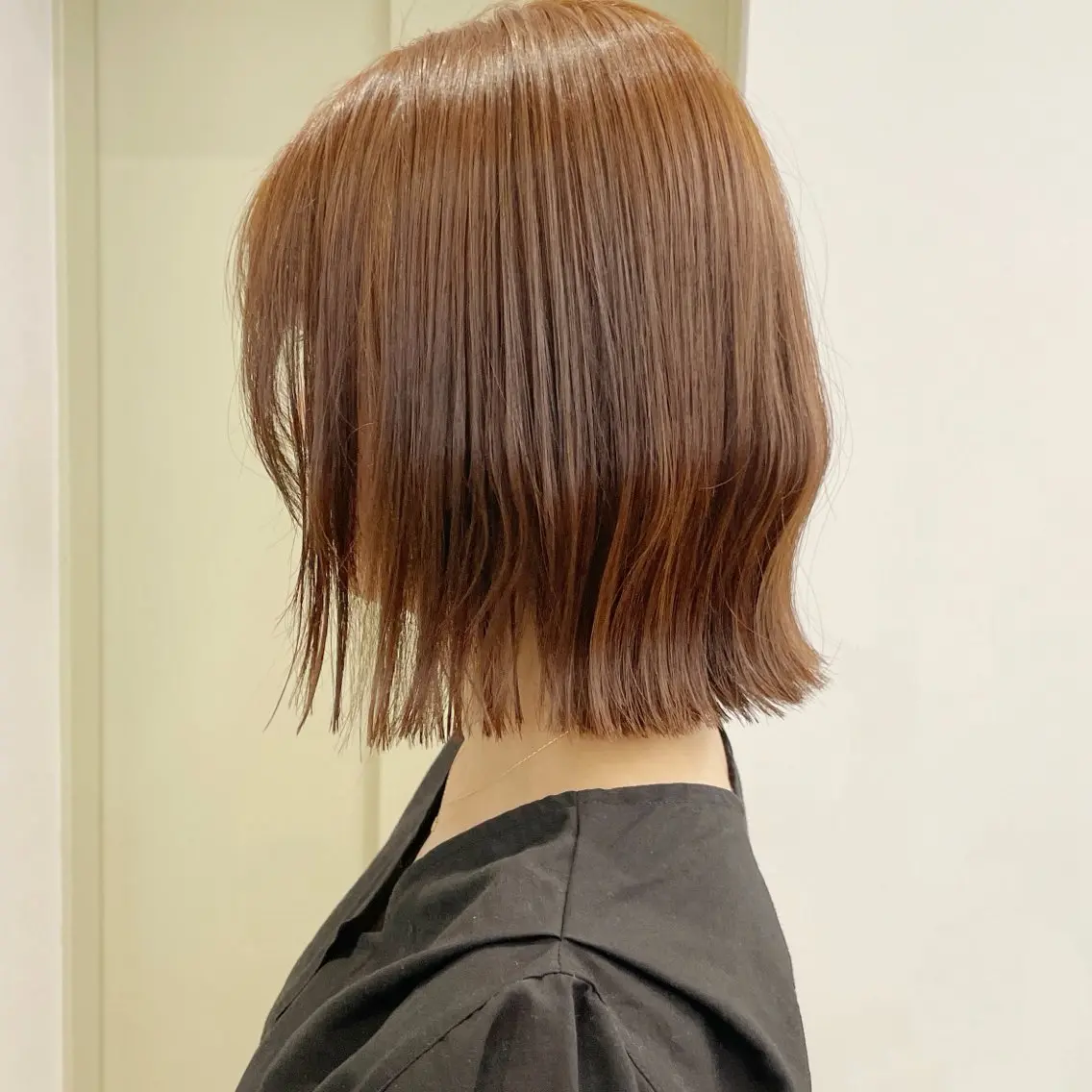 ショート カラー 切りっぱなしボブ ボブ 外ハネヘア カット ヘアカラー トリートメント 艶髪/髪質改善 ナカムラのヘアスタイル