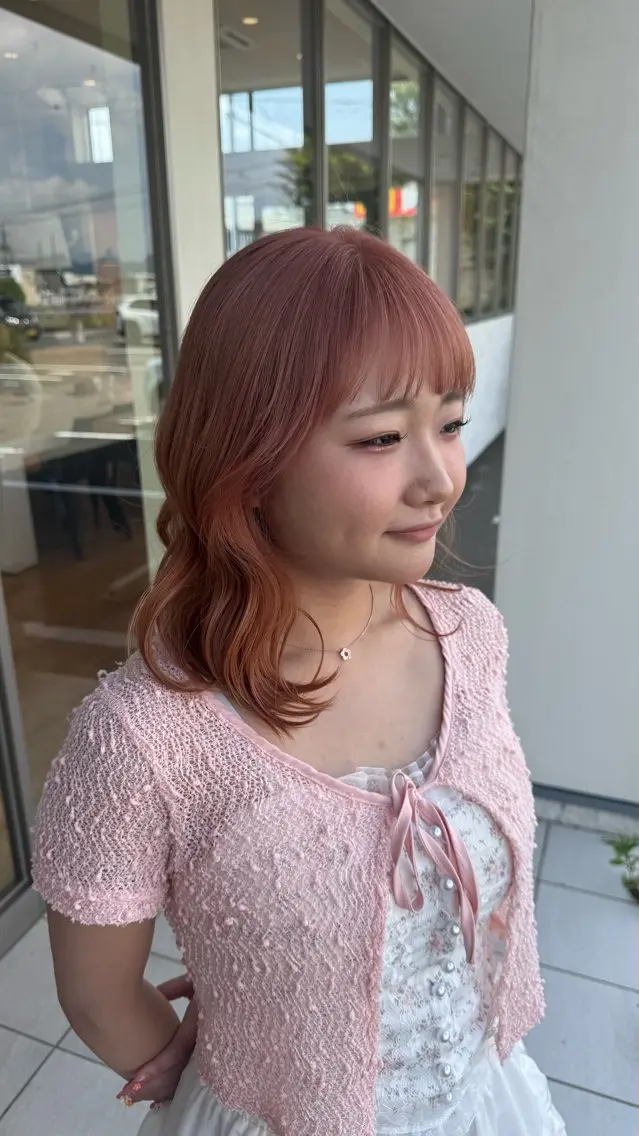 ショート カラー ブリーチ ピンクカラー ヘアカラー トリートメント SARA高吉 華鈴のヘアスタイル