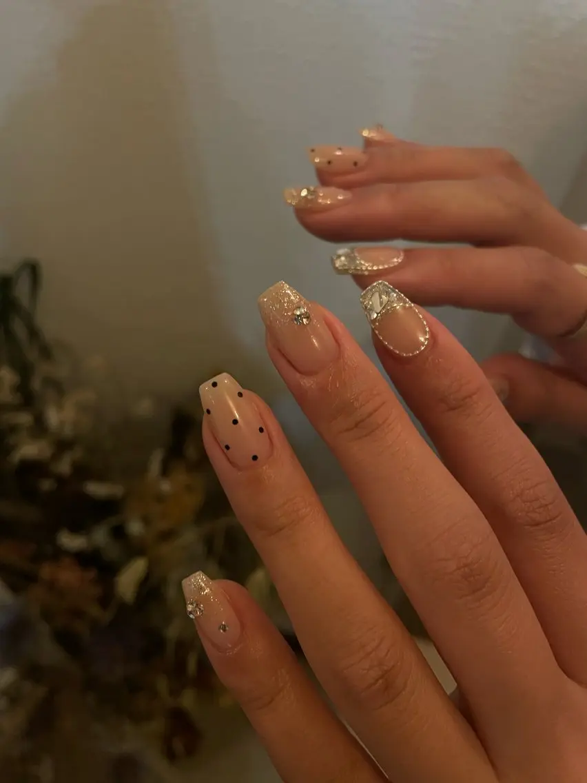 ネイル ハンドネイル フットネイル with hues AYAのネイルデザイン