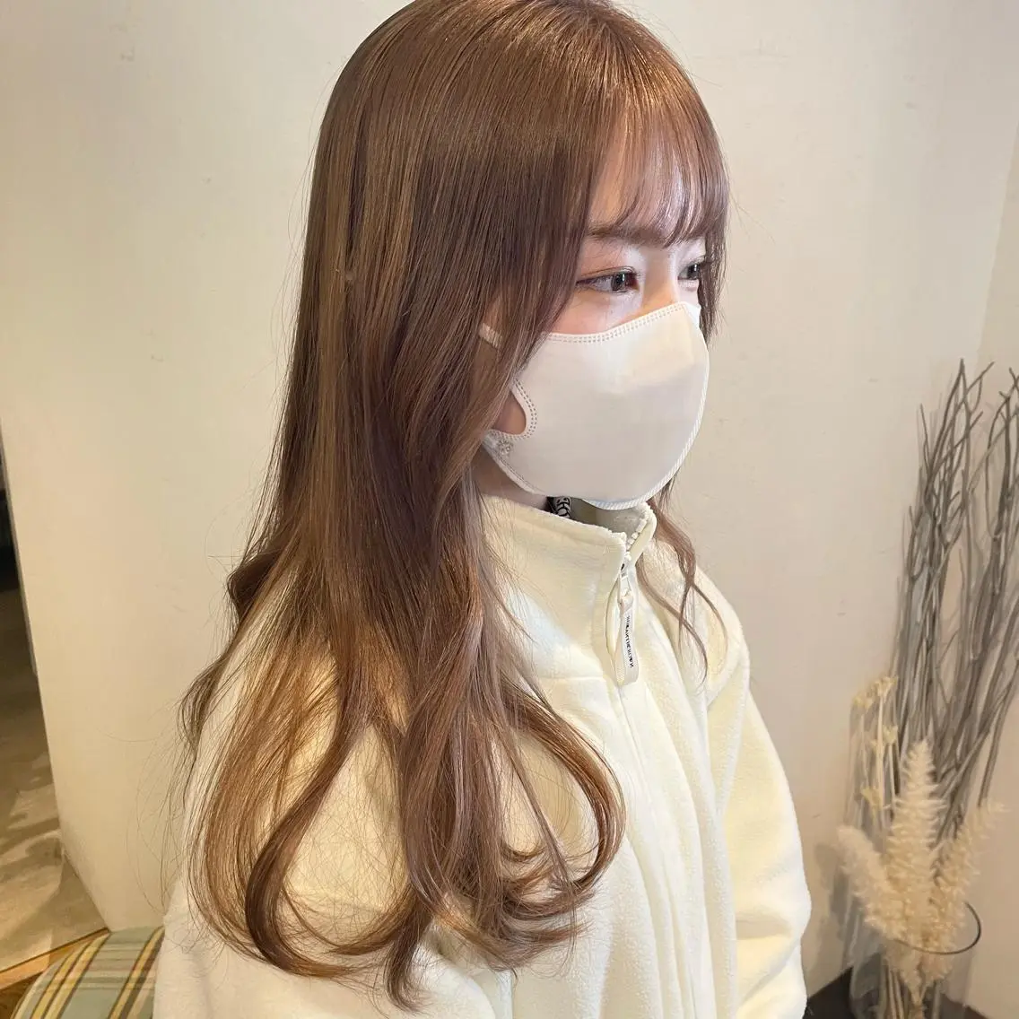 ロング カラー ヘアアレンジ ベージュカラー ブリーチ ミルクティーベージュ ロング 似合わせカット ヘアカラー トリートメント kitin  吉祥寺 山岸花のヘアスタイル