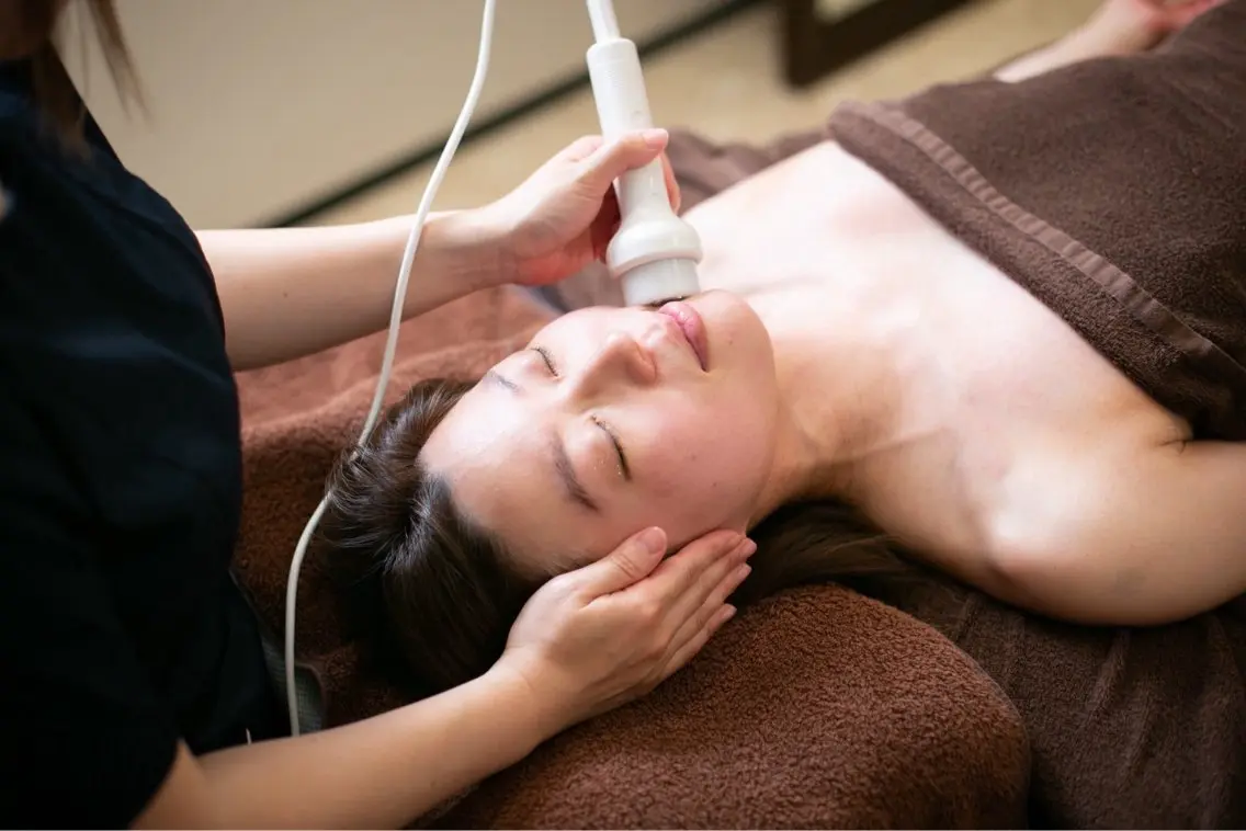 美容液導入🌈エレクトロポレーション!美容液を肌の奥深くまで導入💡たるみや毛穴の開き、シミシワ予防、乾燥の気になる方にの写真
