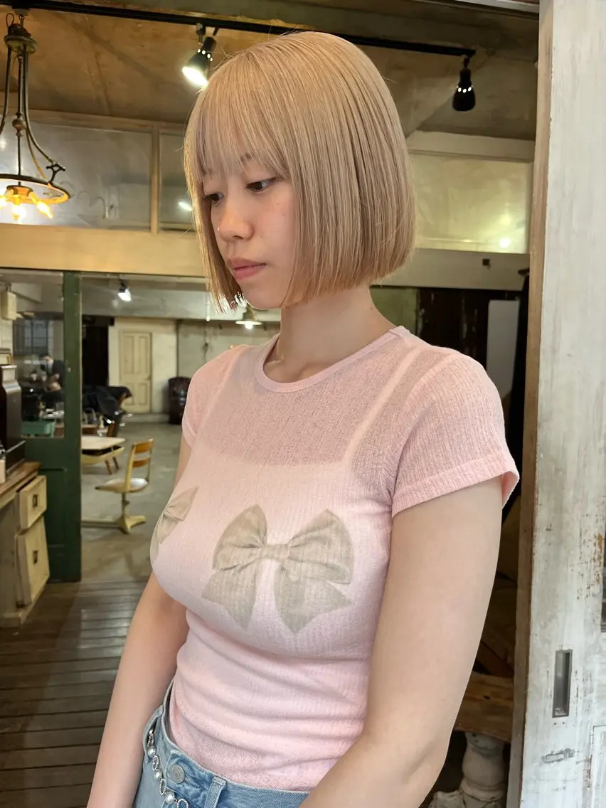 ミディアム カラー カット ヘアカラー トリートメント ハイトーン/顔まわり レイヤー/YUKAのヘアスタイル