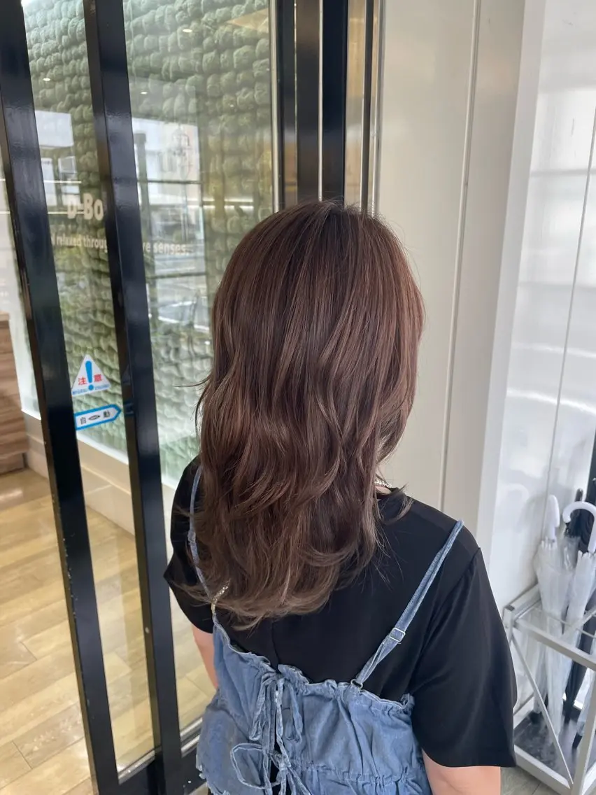 セミロング レイヤーカット 田中 あかりのヘアスタイル
