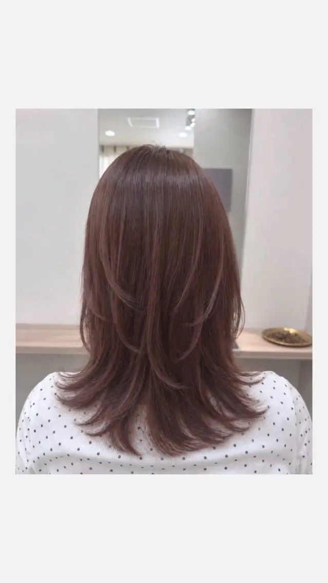 ミディアム カラー ブラウンカラー ピンクカラー ピンクブラウン ヘアカラー レイヤーカット 🍒LILIのヘアスタイル