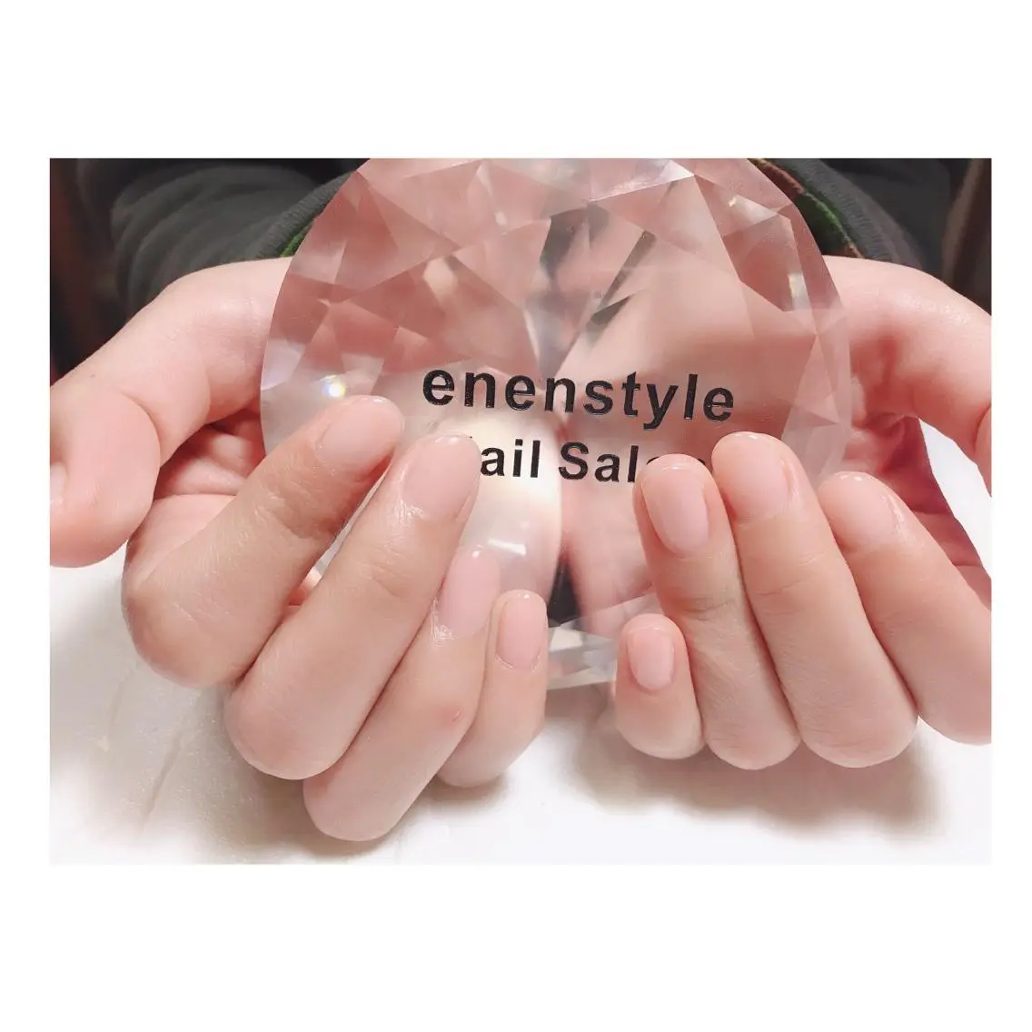 ショート ネイル ジェルネイル ニュアンスネイル オフィスネイル ワンカラーネイル シンプルネイル 🐾enen style 🐾のネイルデザイン