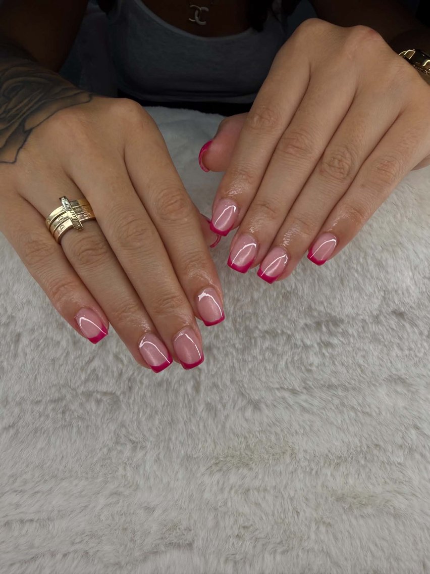 ネイル マグネットネイル ニュアンスネイル Nini 🎀のネイルデザイン