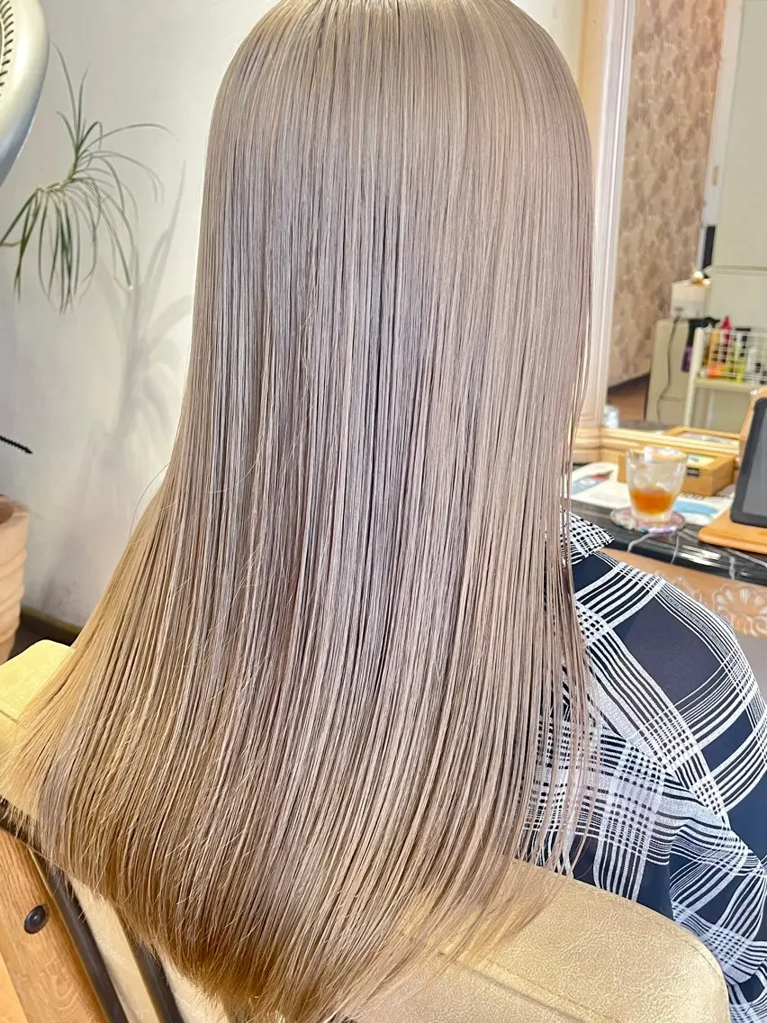 カラー ベージュカラー ブリーチ 透明感カラー カット ヘアカラー 遠山 祐樹のヘアスタイル