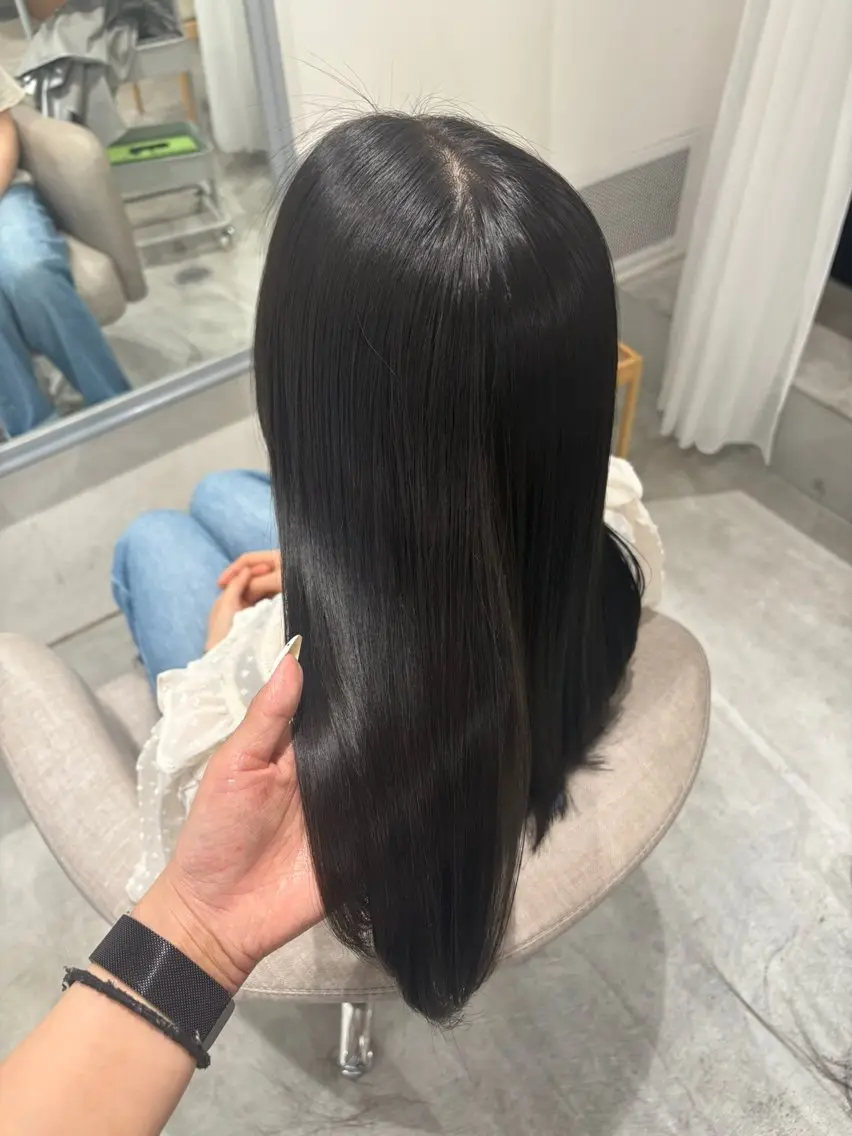 セミロング 髪質改善×韓国艶髪 カラー ヒナタ🍒のヘアスタイル