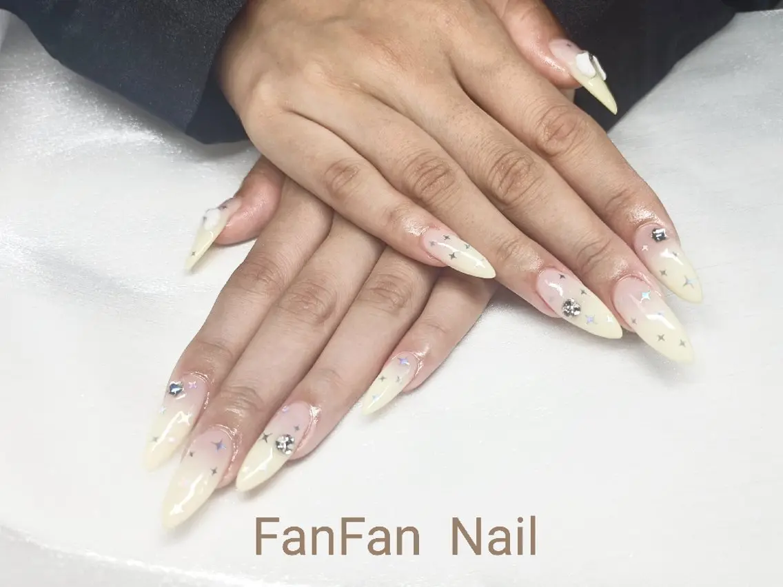 ネイル 長さ出し ネイルチップ RUE FANFANNAILのネイルデザイン