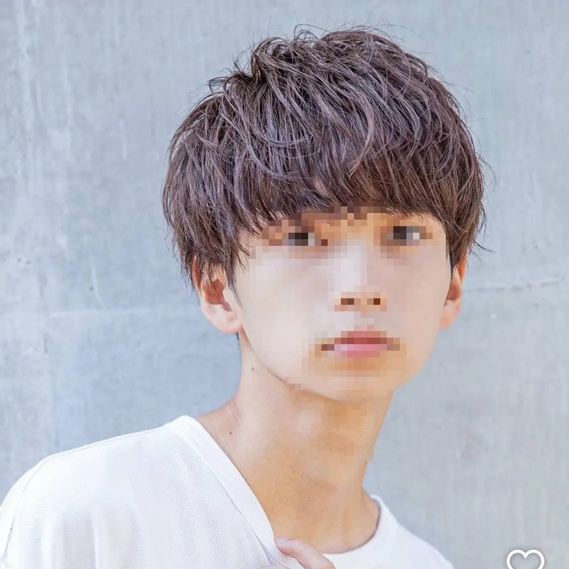 ミディアム 赤岩 咲希のヘアスタイル