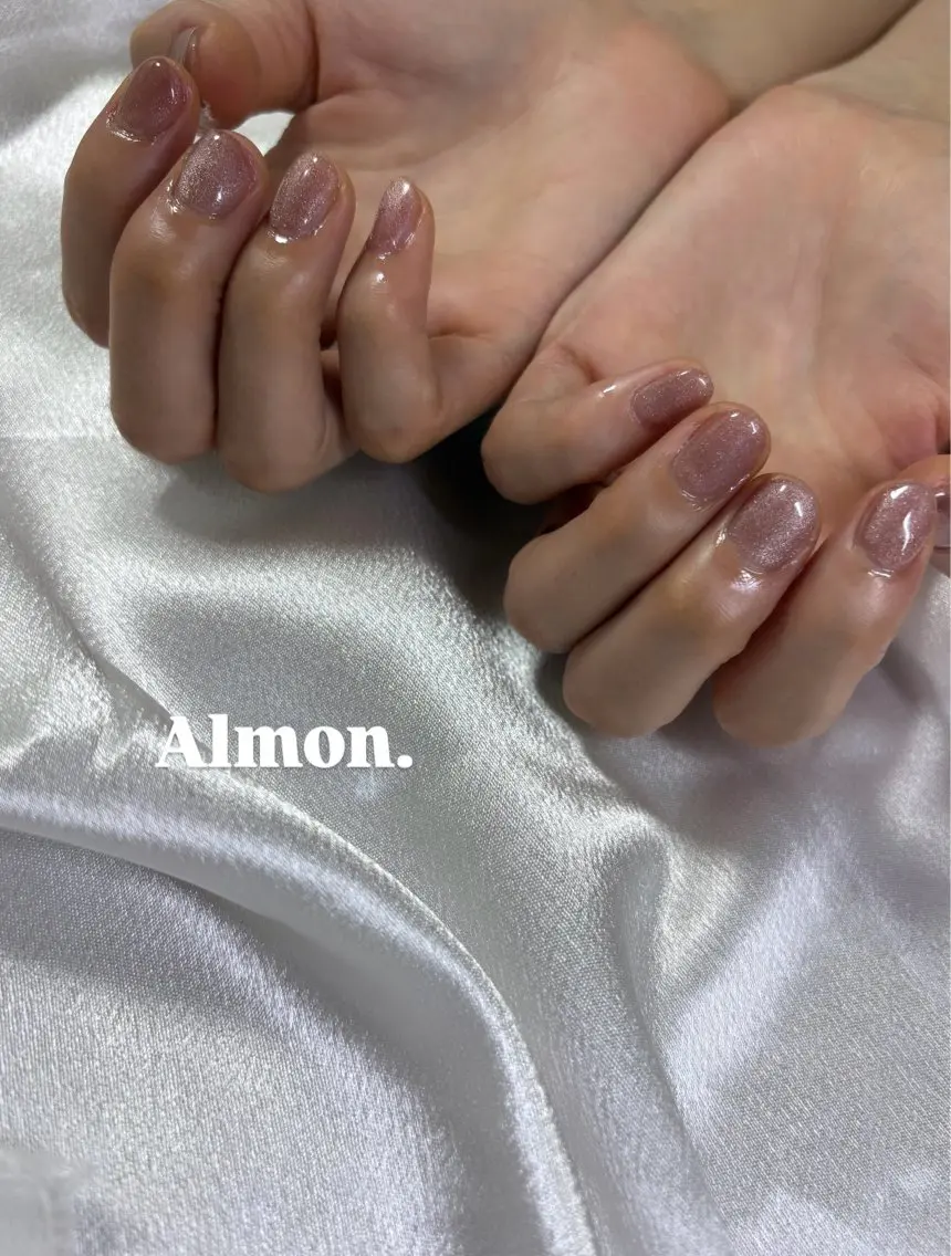 ネイル 𝐀𝐥𝐦𝐨𝐧 .のネイルデザイン