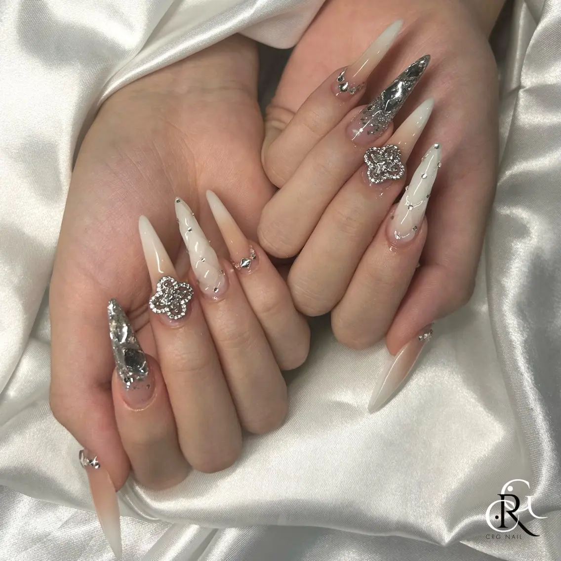 ロング ハンドネイル 美フォルムスカルプ✨ RENAのネイルデザイン