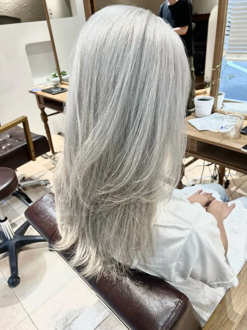 セミロング カラー 🥀韓国ヘア🥀 宮津真菜のヘアスタイル