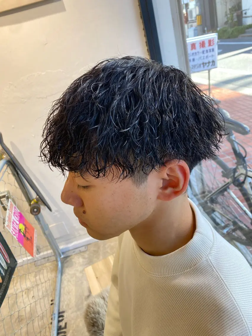 パーマ メンズ フェザーパーマ メンズパーマ メンズツイストパーマ 波巻きパーマ スパイラルパーマ カット パーマ トリートメント 🌴パーマオタク🌴 長谷川 諒佑🌈のヘアスタイル