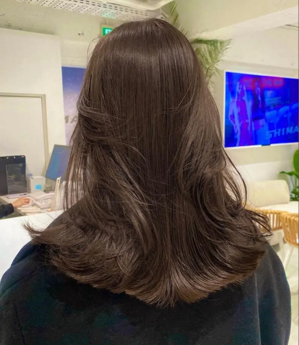 ミディアム 栗嶋 舞のヘアスタイル