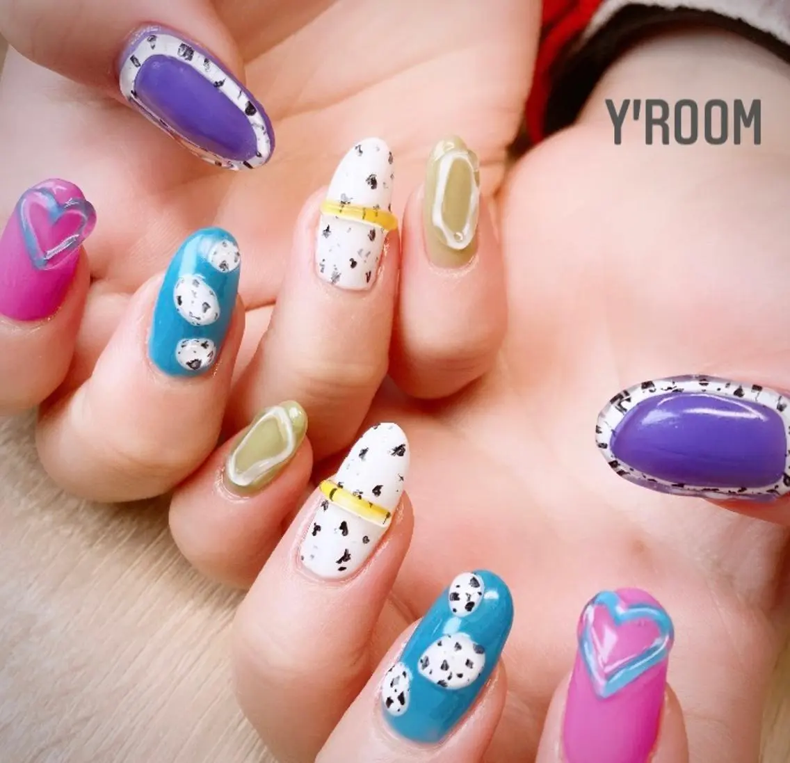 ネイル オーロラネイル フラッシュネイル ジェルネイル 氷ネイル・うるうるネイル 韓国ネイル ハンドネイル YUKA （ネイリスト）のネイルデザイン