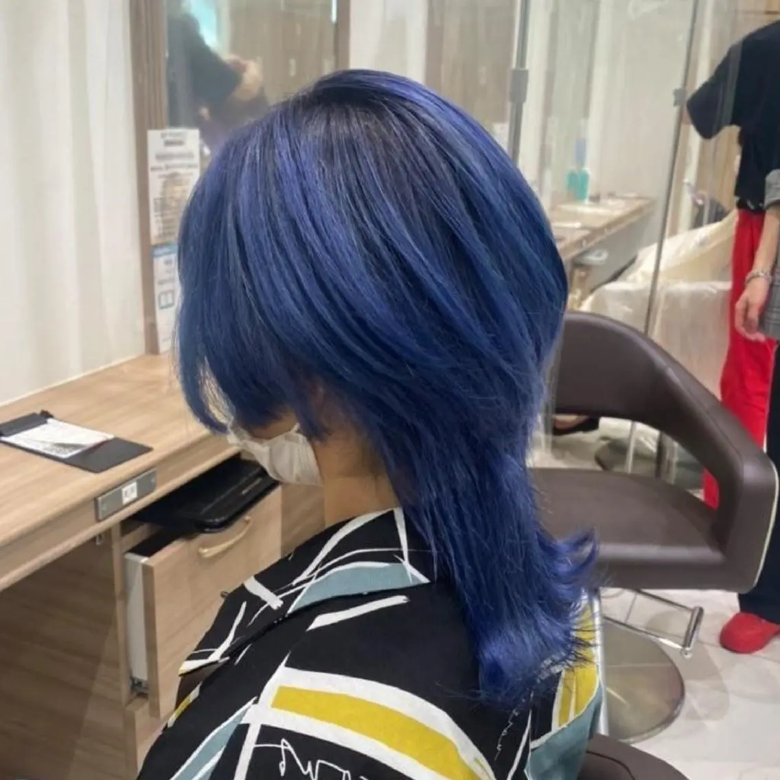 ミディアム カラー ブルーカラー ネイビーカラー ウルフカット ウルフカット/デザイ ンカラー/あらげのヘアスタイル
