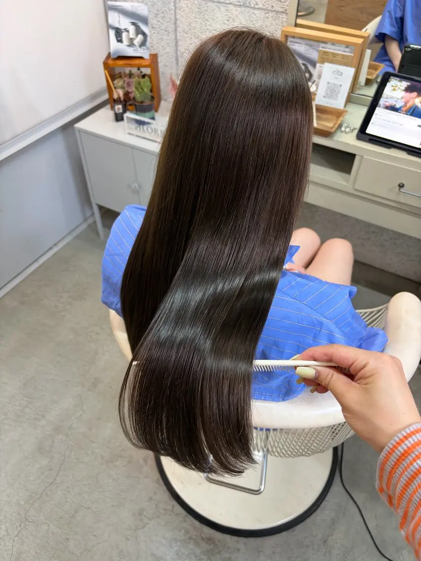 髪質改善カラー＋S/B(ツヤ髪カラーとシャンプーブロー)の写真