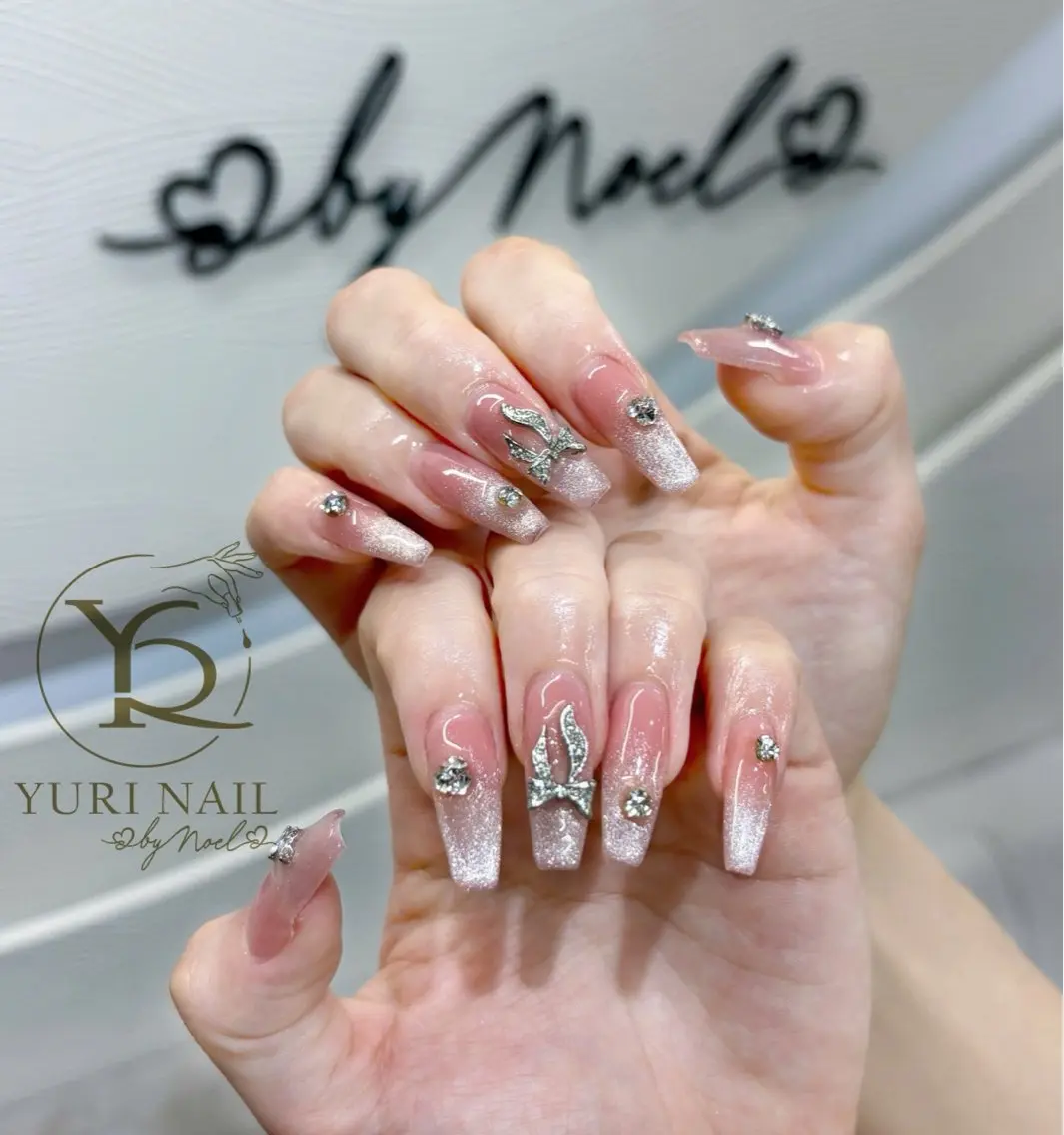 ネイル オーロラネイル ブルー チークネイル フットネイル フレンチネイル ハンドネイル フットネイル ハンドケア YURI Nail Funabashiのネイルデザイン
