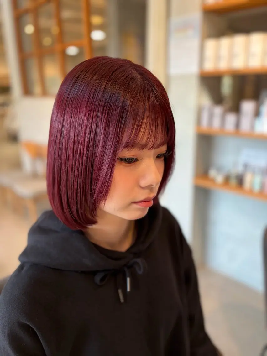 ミディアム カラー ボルドーカラー ヘアカラー momoka オリーブ/ベージュのヘアスタイル
