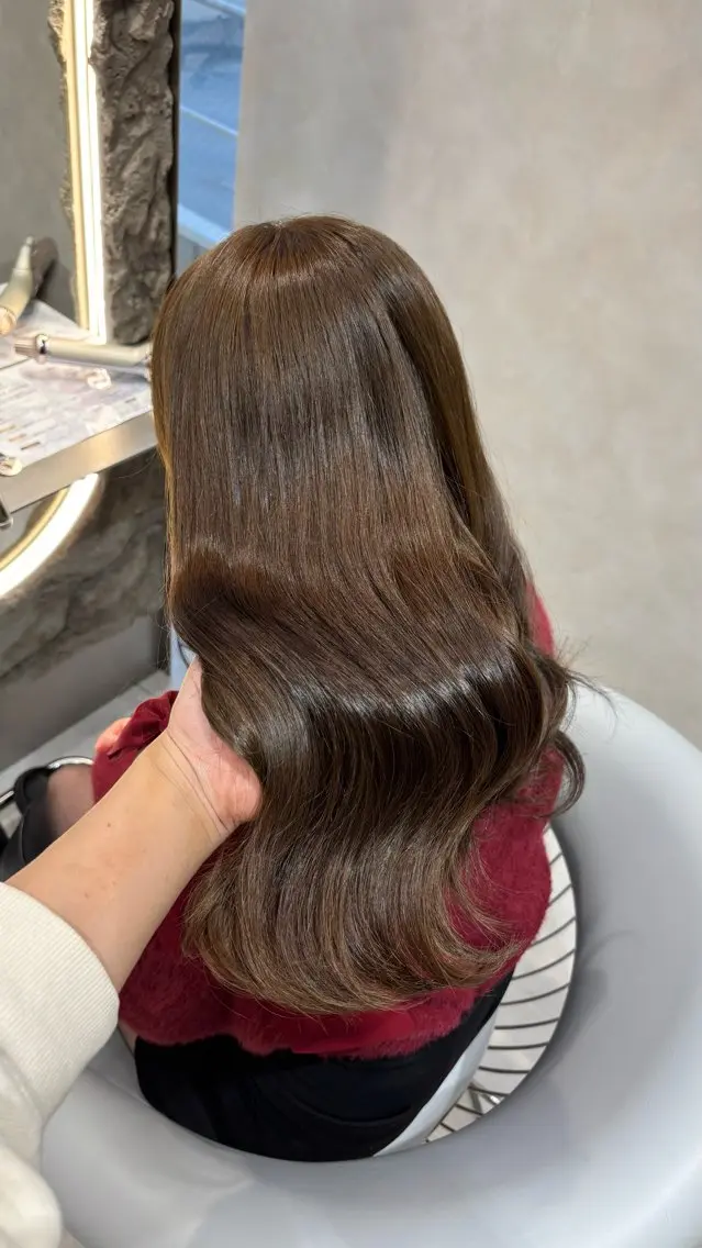 ロング 顔まわりレイヤー 顔周りカット ハイレイヤー レイヤーカット ローレイヤー カット ヘアカラー MOMOHA/ 🍑レイヤーカットのヘアスタイル