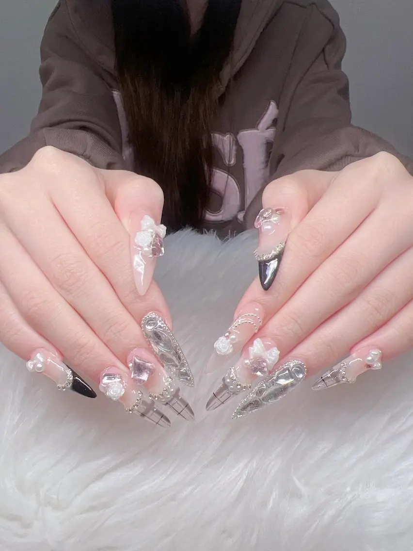 ネイル Lee Nailsのネイルデザイン