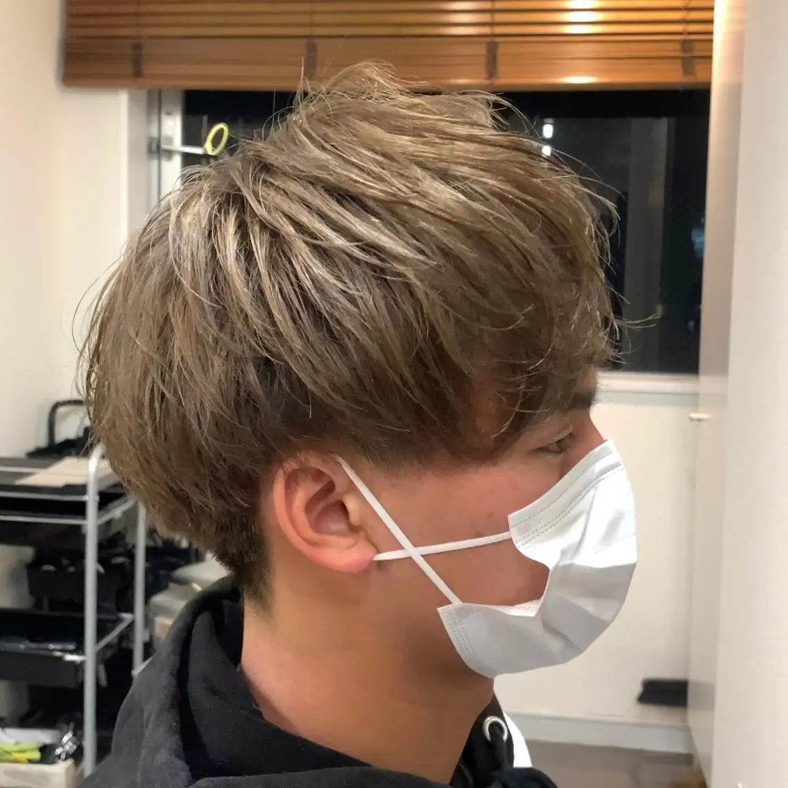 ショート カラー メンズ メンズブリーチ ベージュカラー ブリーチ カット ヘアカラー メンズ特化美容師/ 藤戸 椋のヘアスタイル