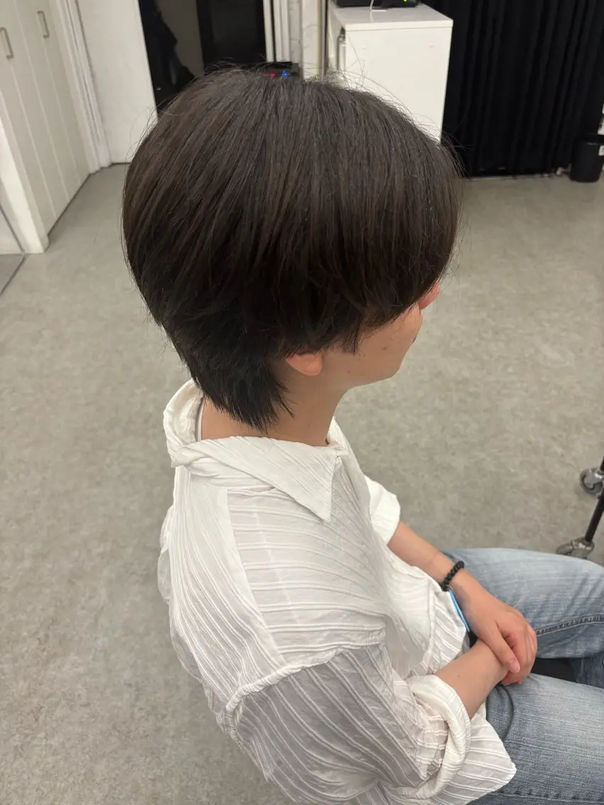 メンズ 韓国レイヤー透明感 艶カラー美髪縮毛矯正のヘアスタイル