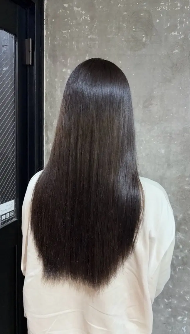 ロング カラー ヘアカラー 𝐇𝐈𝐑𝐀 𝐘𝐀𝐌𝐀のヘアスタイル