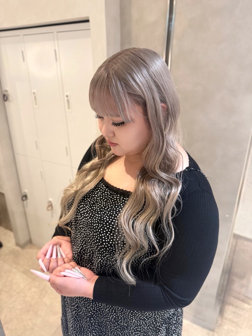 ロング カラー ヘアアレンジ 透明感カラー ヘアカラー ᴍᴏᴇ ‎ 〈 en. 〉のヘアスタイル