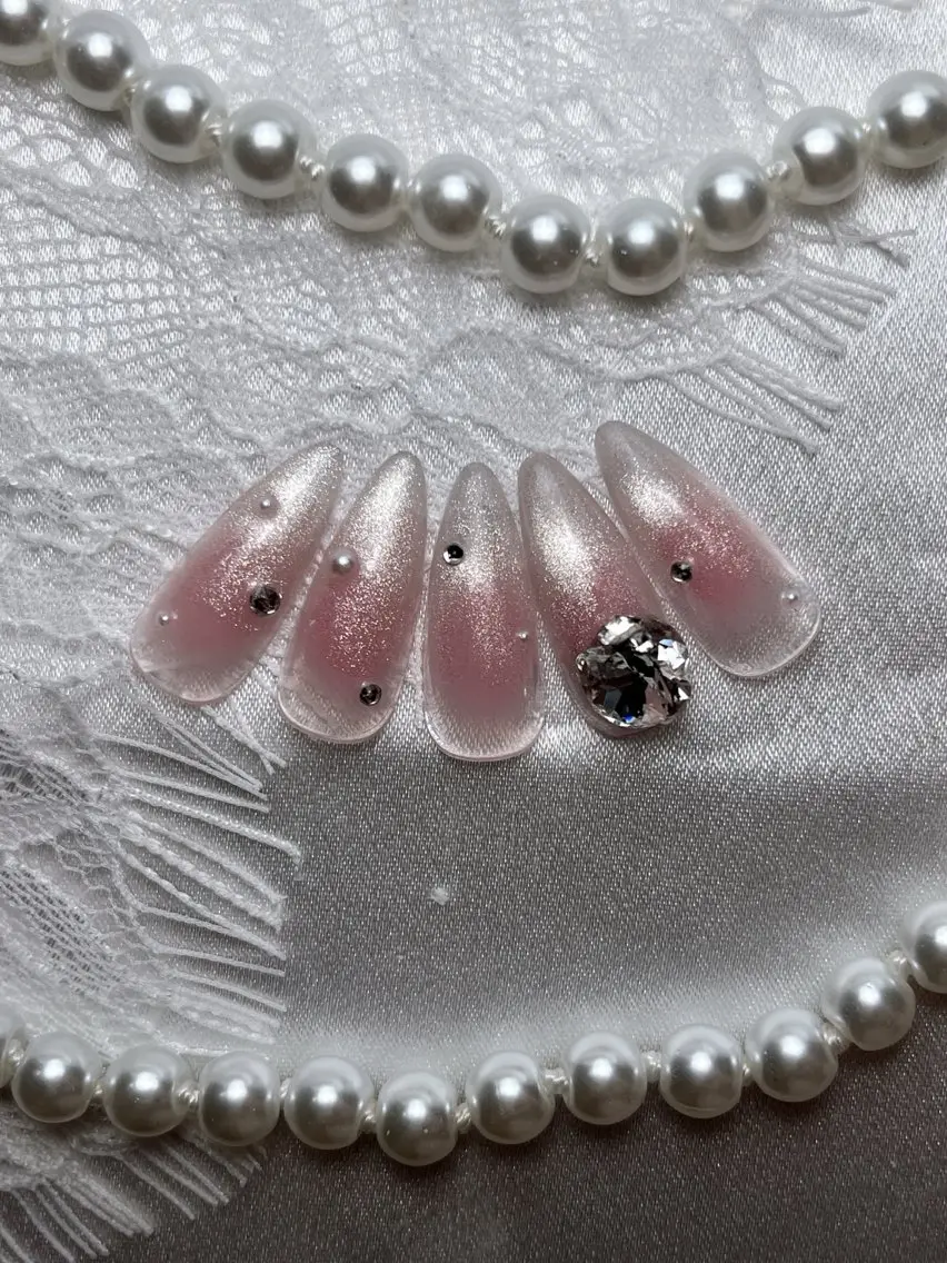 ネイル ガーリー ワンホンネイル ハンドネイル Swan Nailのネイルデザイン