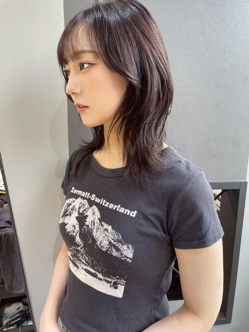ミディアム カラー レイヤーカット AIRI layer cut hairのヘアスタイル