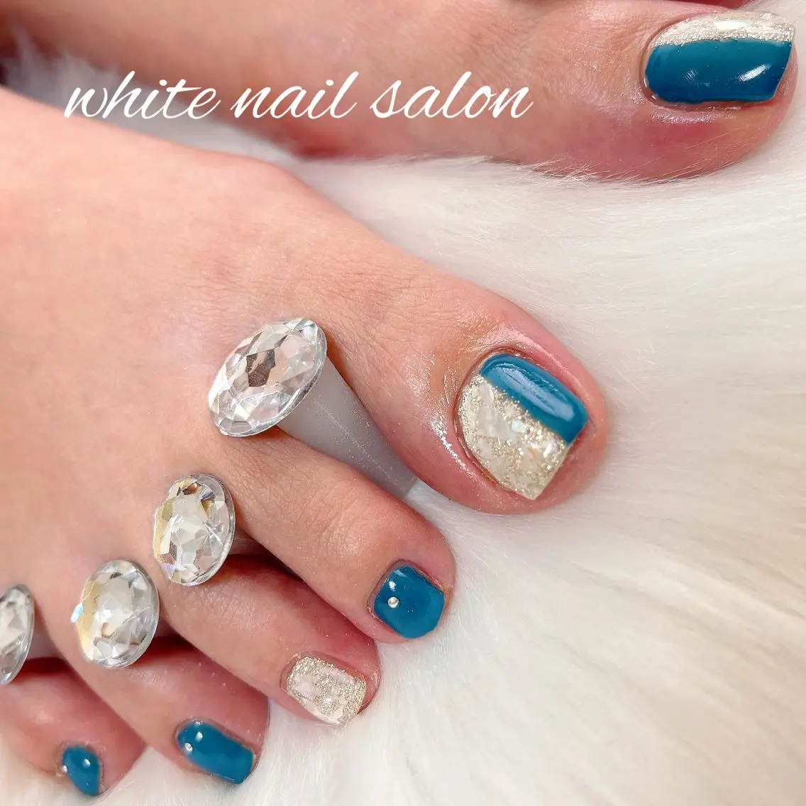 ネイル フットネイル ラメ(グリッター) フットネイル white nail salonのネイルデザイン